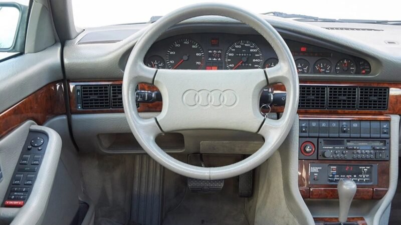 Audi V8